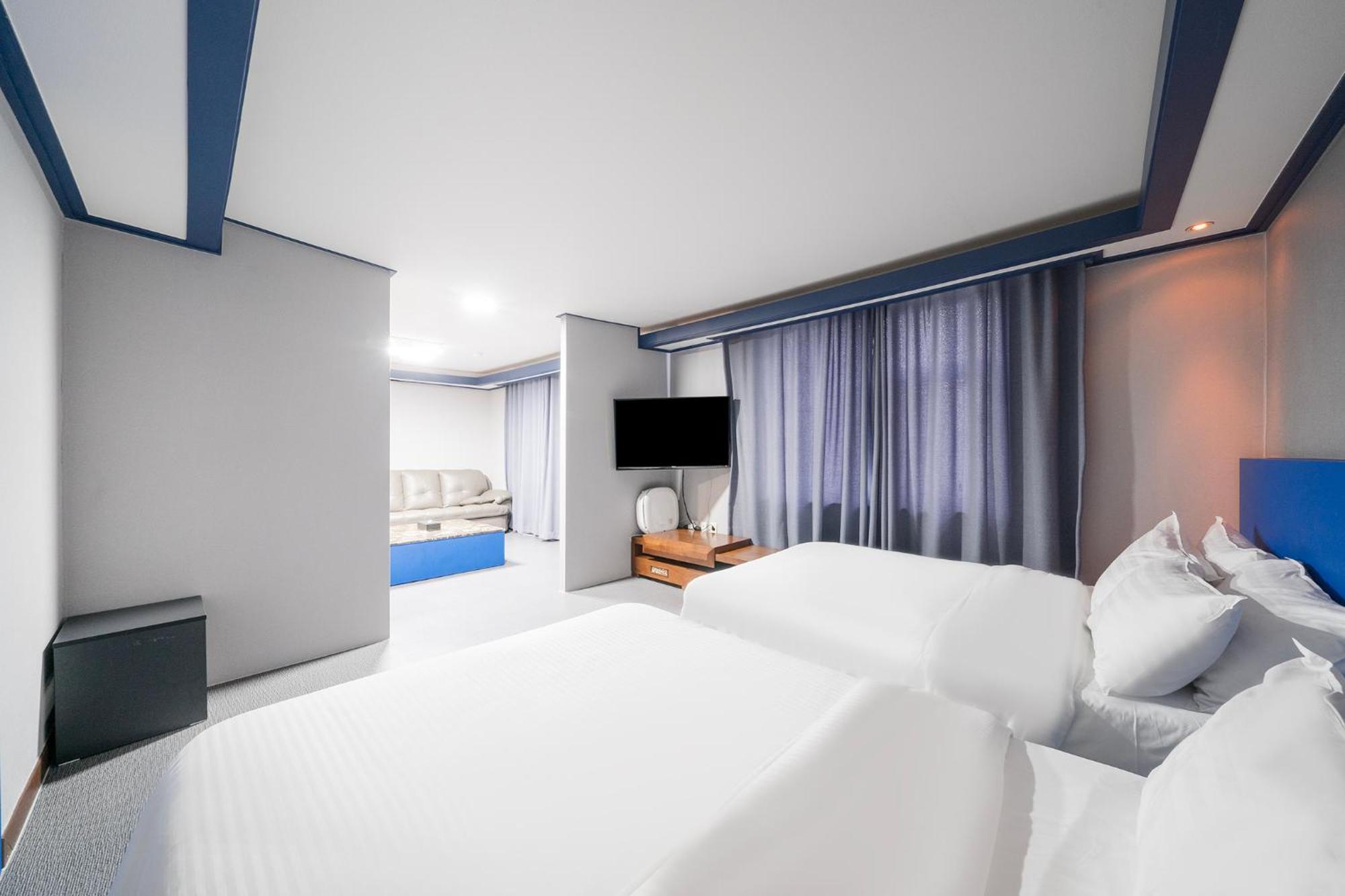 ג'גו Noblesse Hotel מראה חיצוני תמונה