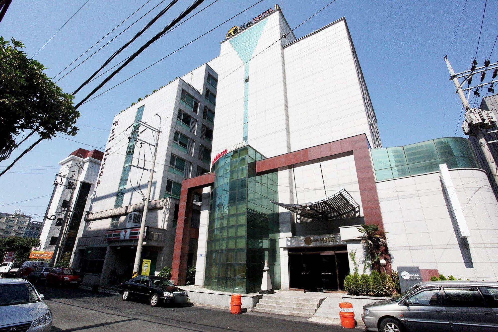 ג'גו Noblesse Hotel מראה חיצוני תמונה