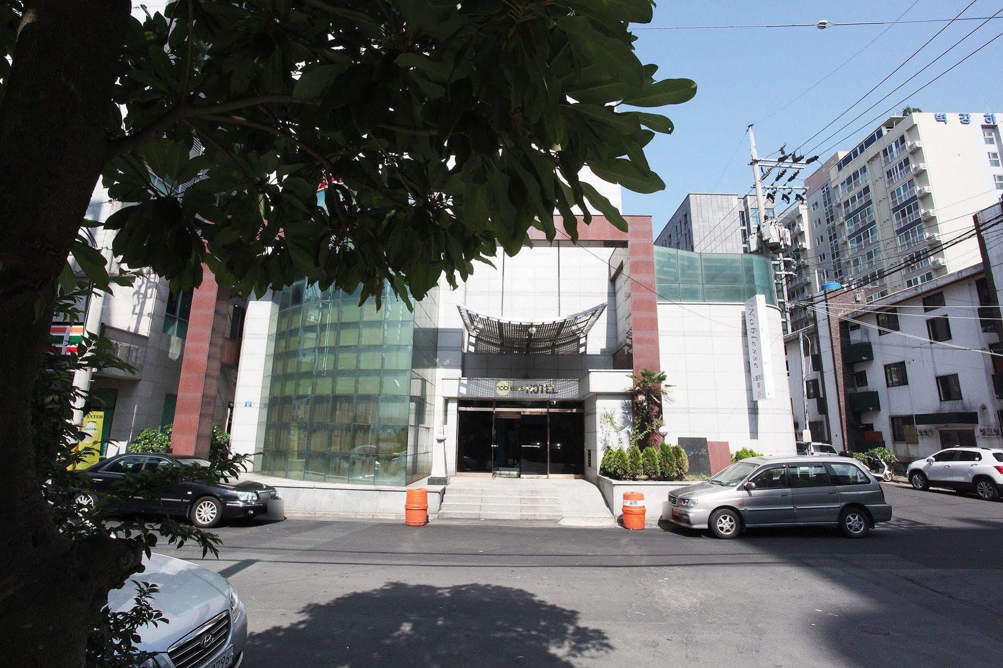 ג'גו Noblesse Hotel מראה חיצוני תמונה