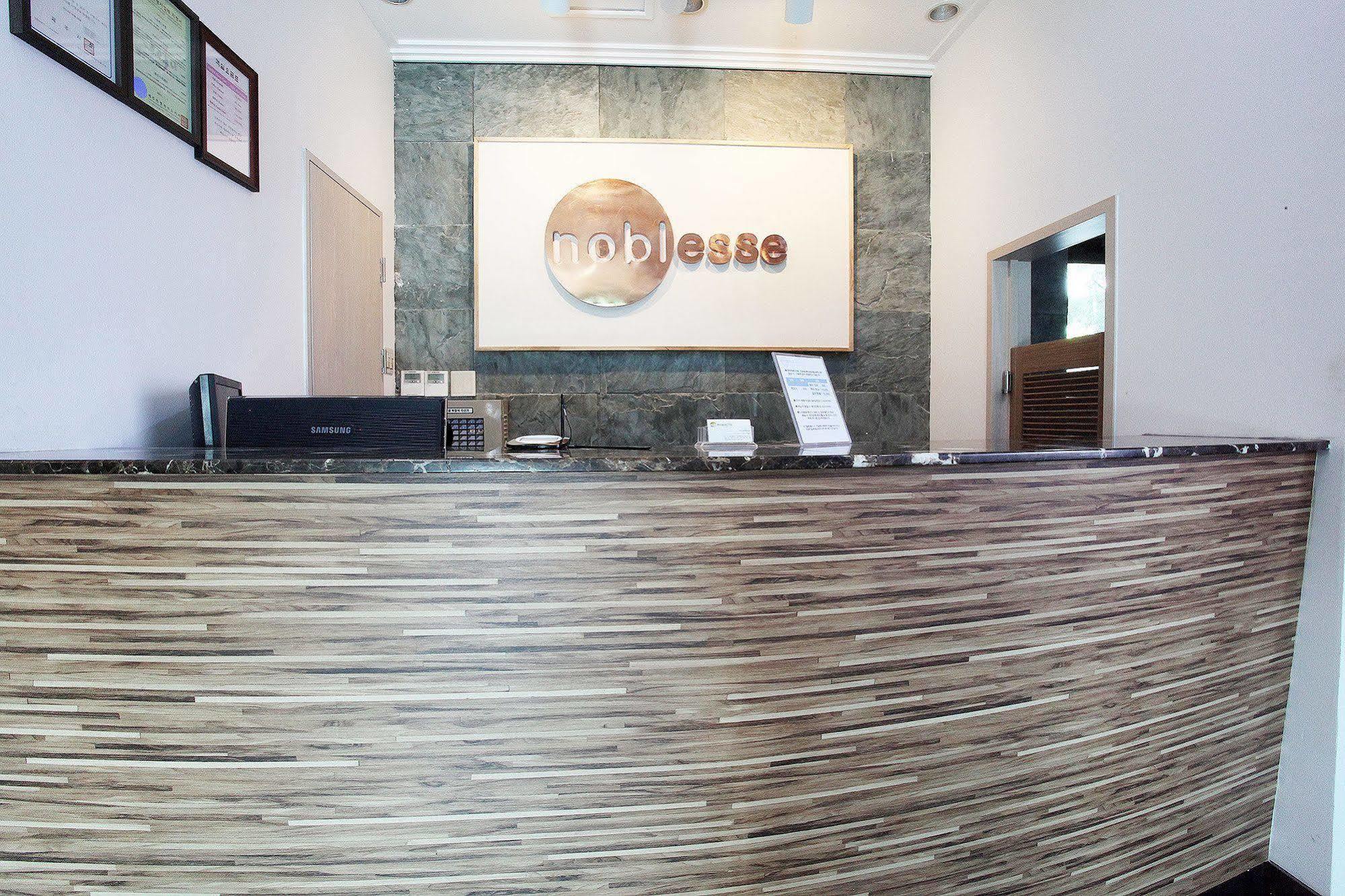 ג'גו Noblesse Hotel מראה חיצוני תמונה