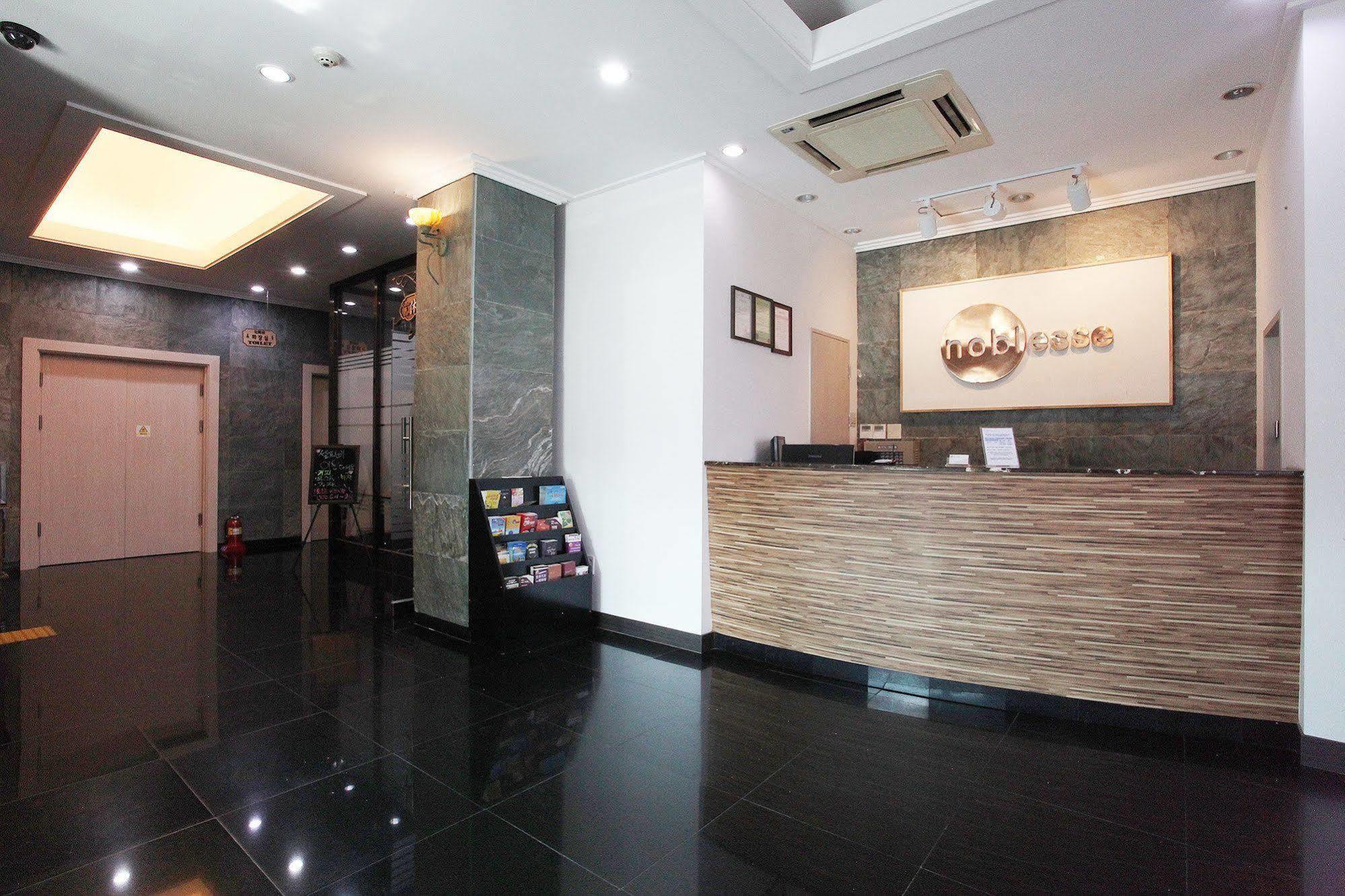 ג'גו Noblesse Hotel מראה חיצוני תמונה