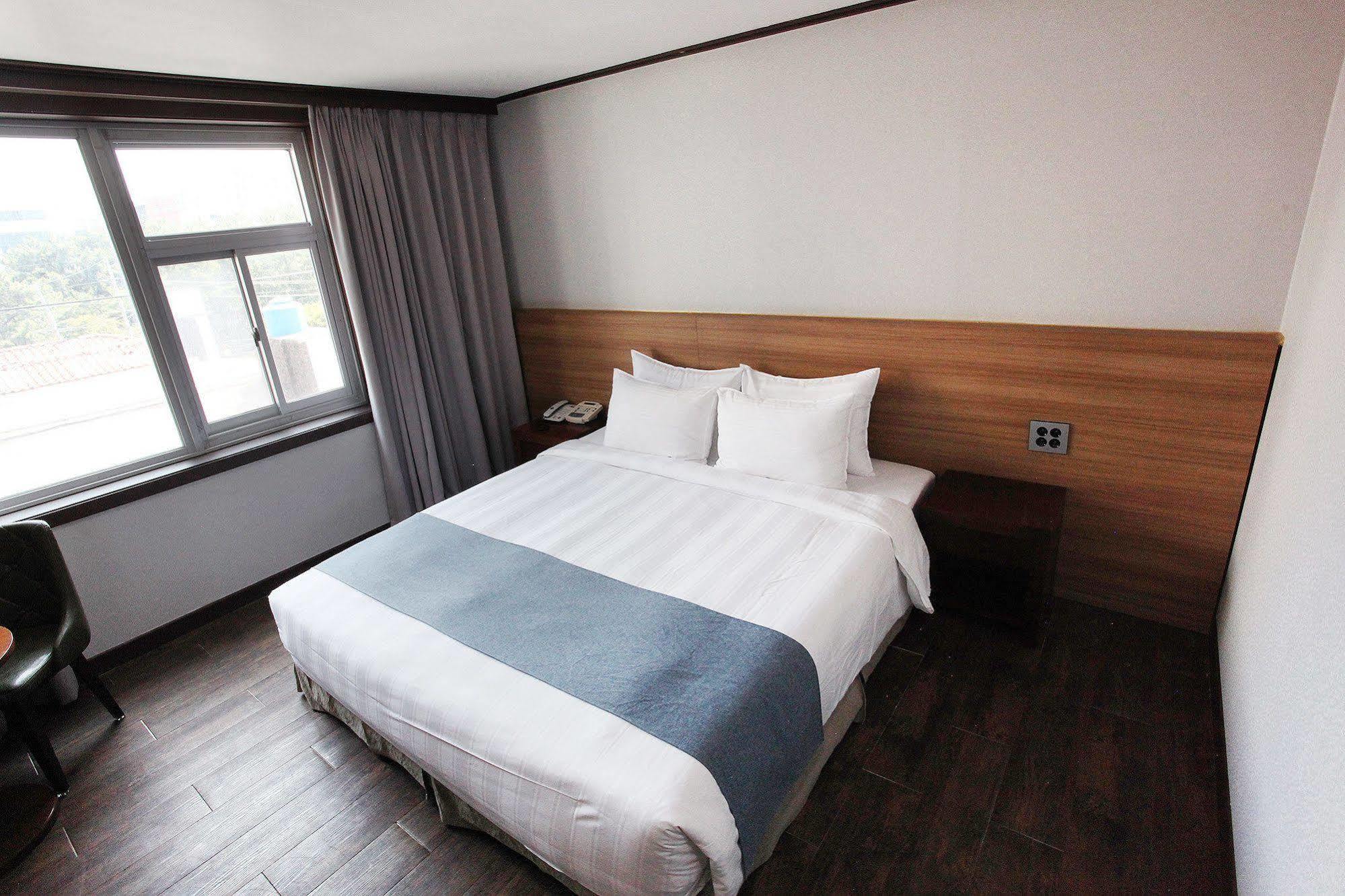 ג'גו Noblesse Hotel מראה חיצוני תמונה