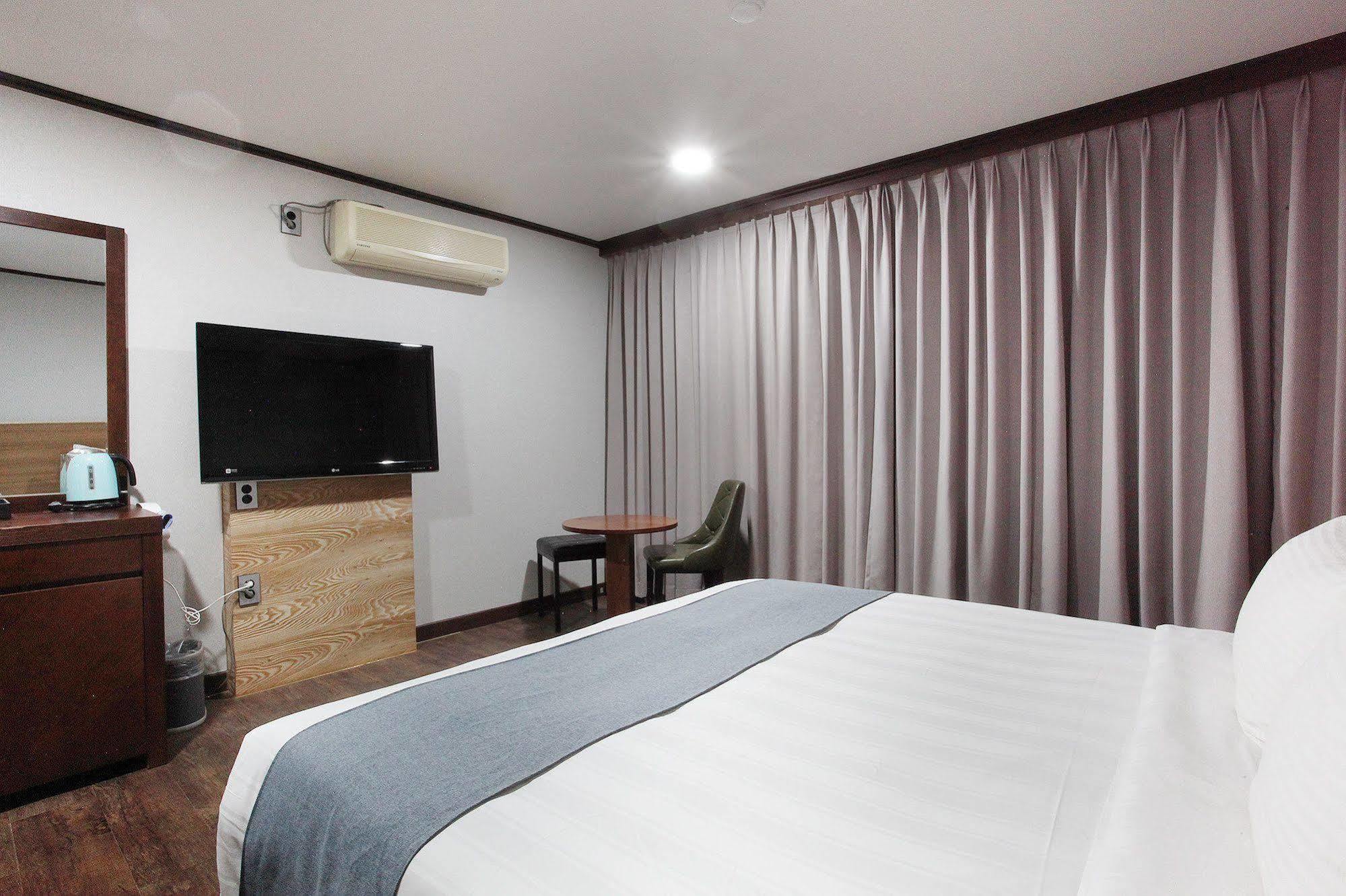 ג'גו Noblesse Hotel מראה חיצוני תמונה