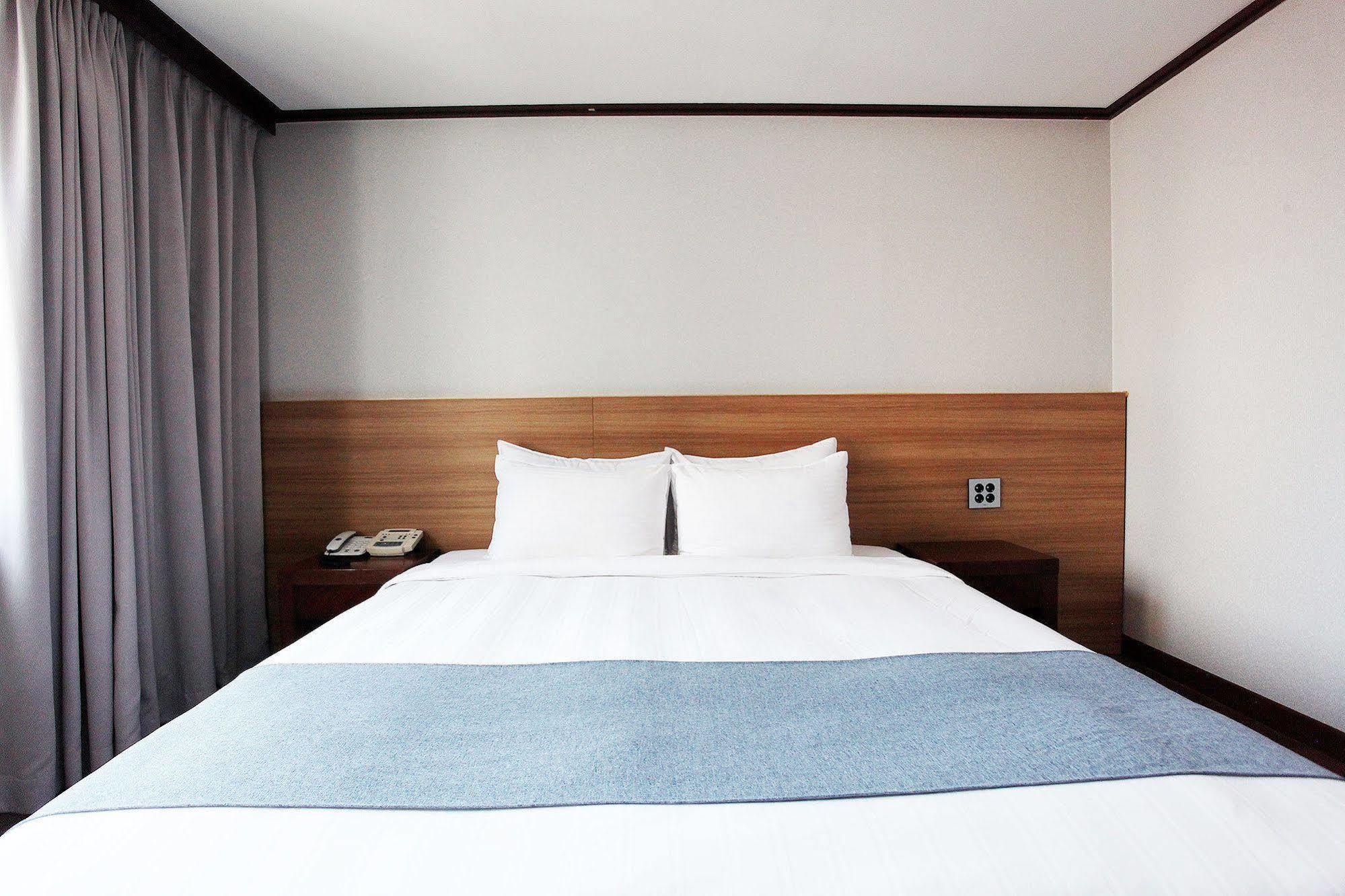 ג'גו Noblesse Hotel מראה חיצוני תמונה