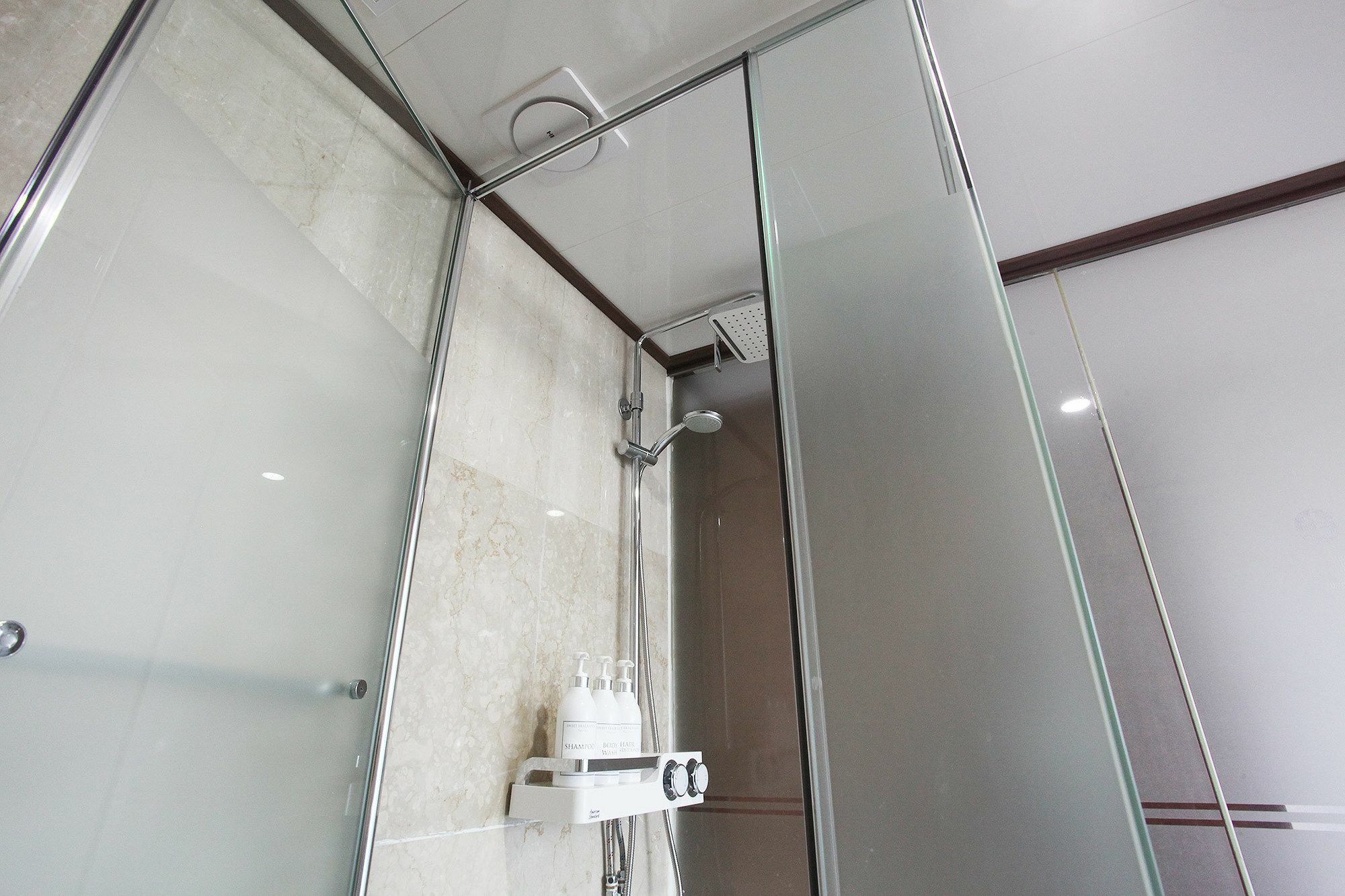 ג'גו Noblesse Hotel מראה חיצוני תמונה